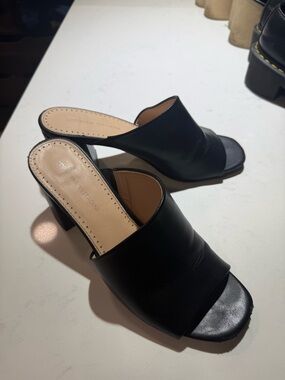 Adrienne Vittadini Black Leather Open-Toe Slide Mules